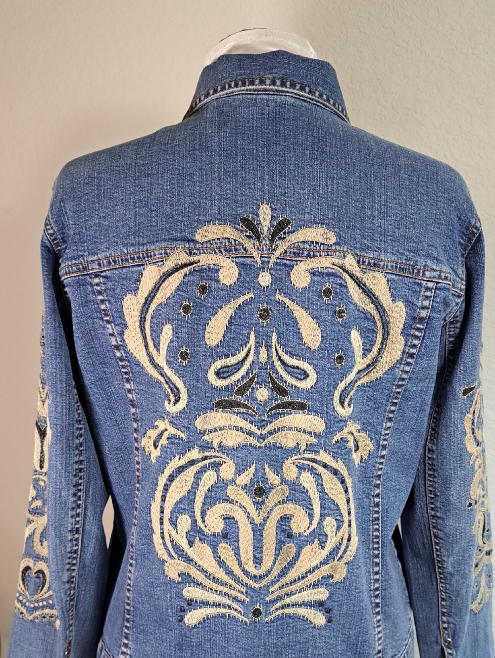 Chico’s Women’s Denim Jacket Size 8 Embroidered Back Sleeves Cotton Pockets